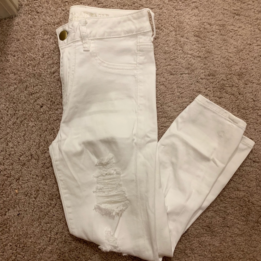 White cropped jeans